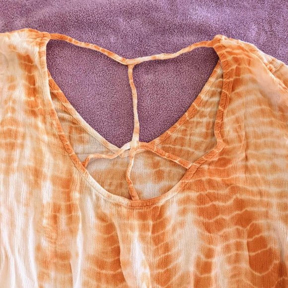 Tie Die Open Back Blouse - Picture 5 of 5